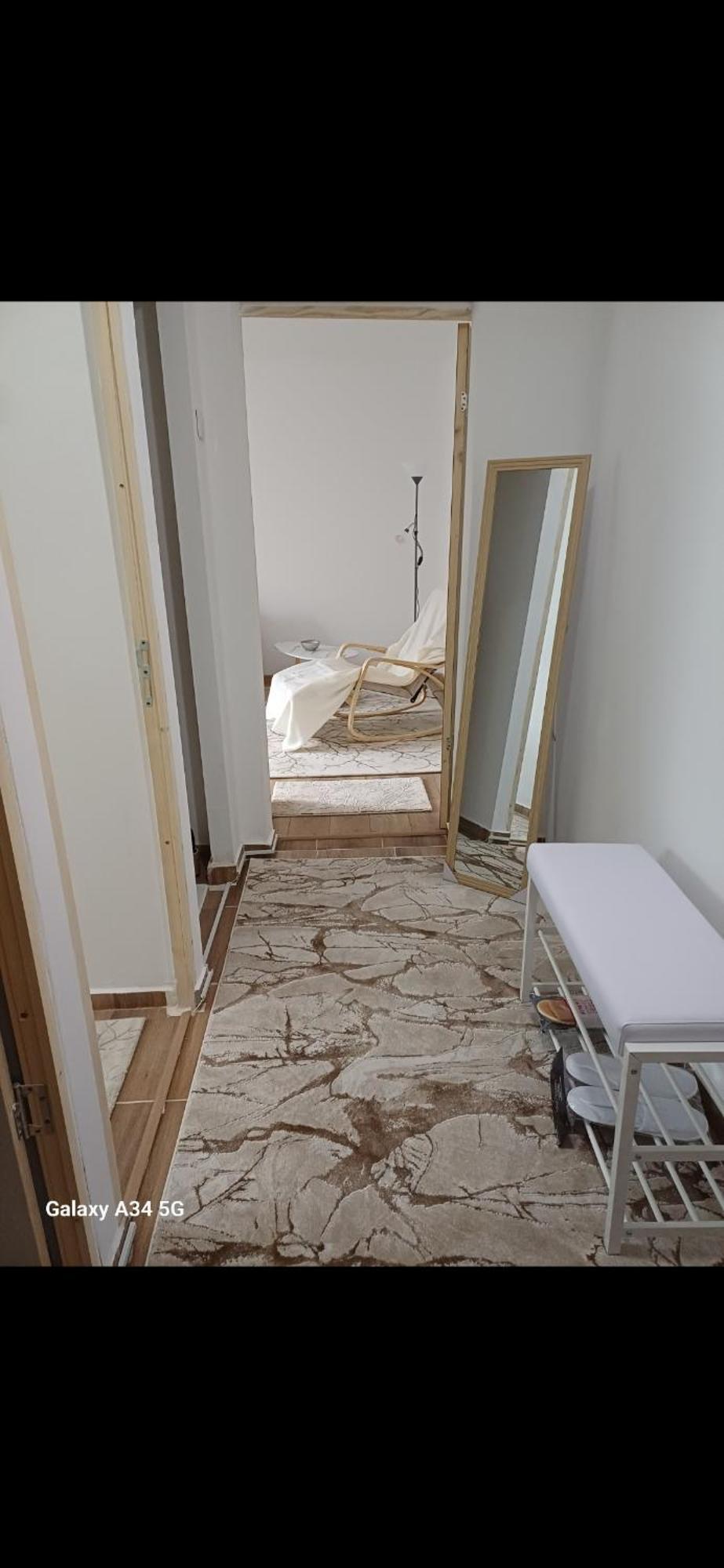Apartament Garsoniera Luminoasa Krajowa Zewnętrze zdjęcie